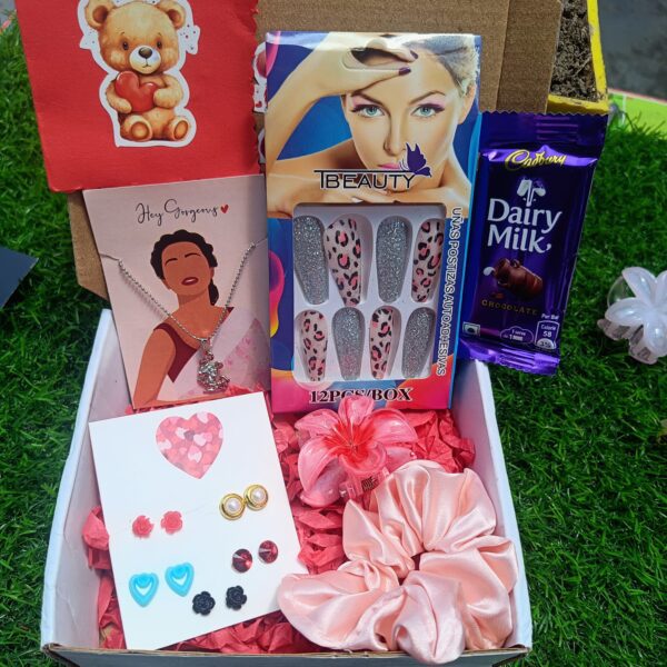 Glam & Glow Gift Hamper