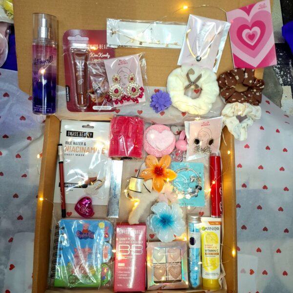 Luxury Beauty & Accessory Gift Hamper