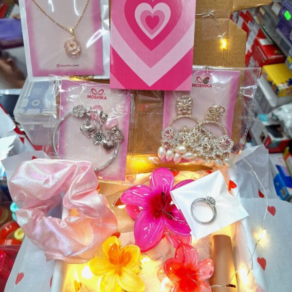 Elegant Spark Gift Hamper