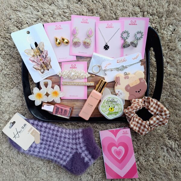 Chic Beauty & Accessory Hamper