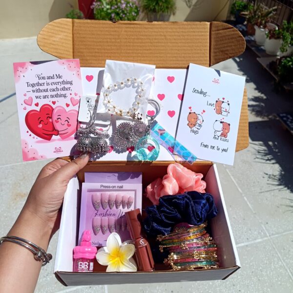 Sweet Charm Glow Hamper
