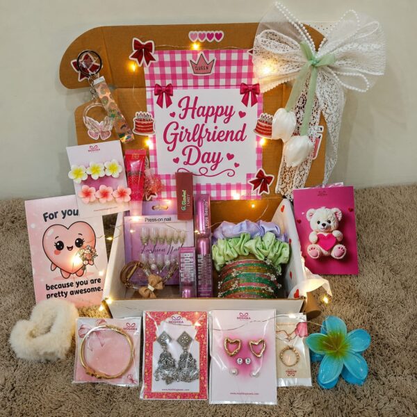 Girlfriend Day Premium Love Hamper